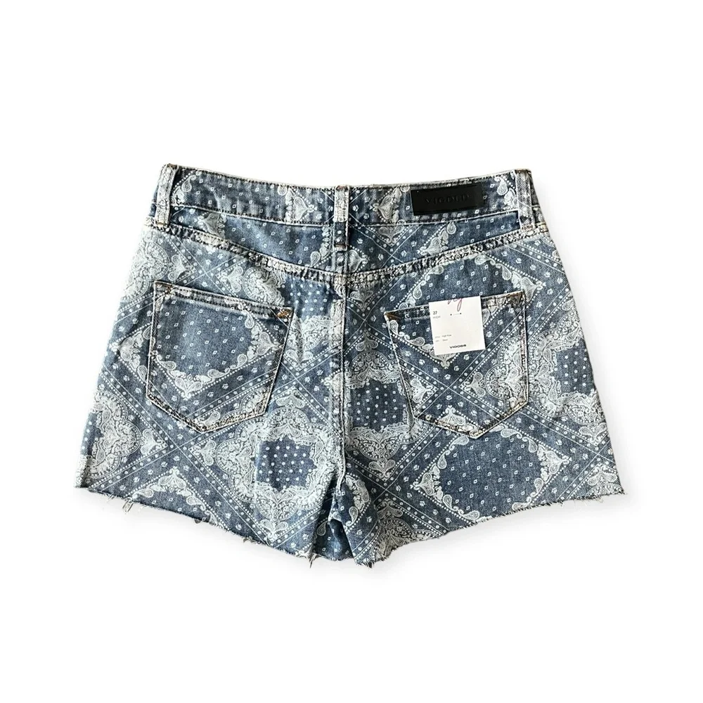 VIGOSS Bandana Print Raw Hem‎ nonstretch cotton Denim Shorts In Light Wash 27 - Picture 4 of 7
